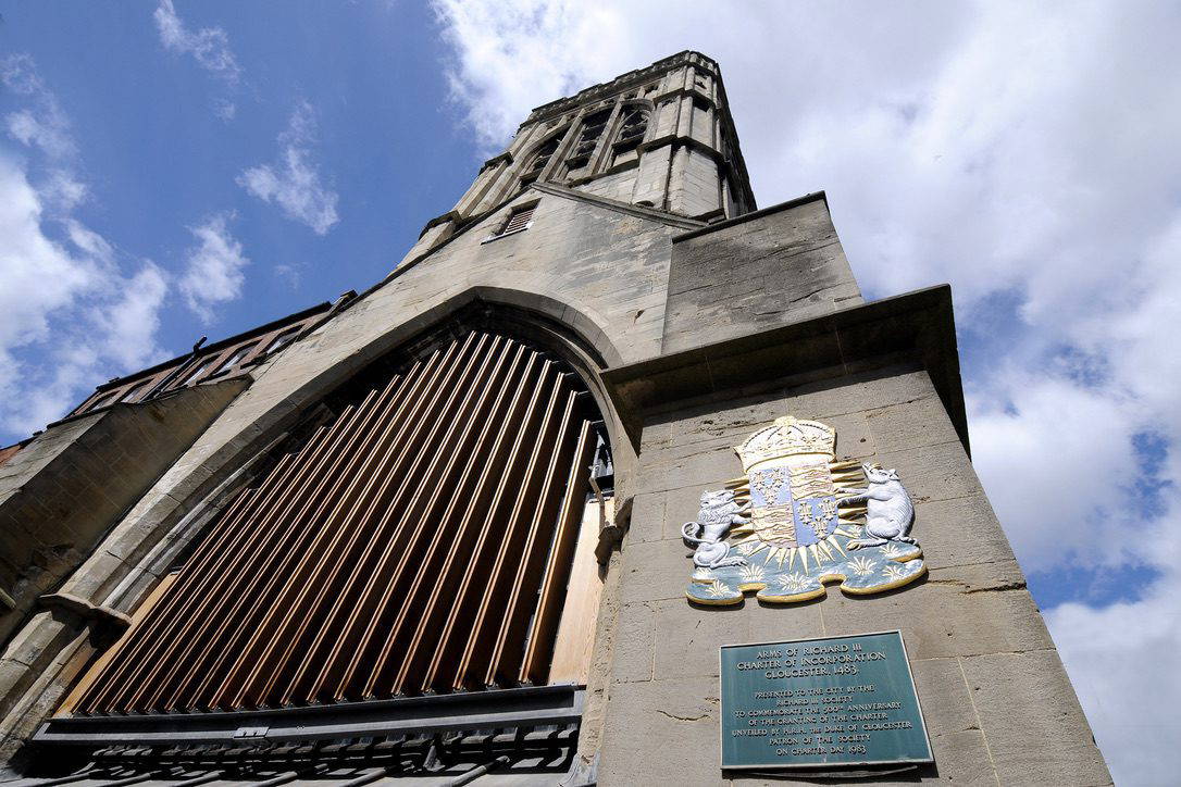 Back of the tower showing Richard III plaque